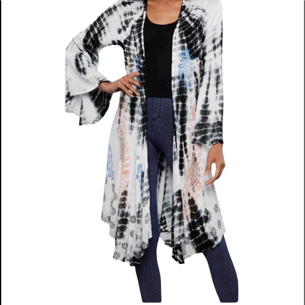 NWT.   Onesize cardigan by Sacred Threads.    CL/GR12.   222436